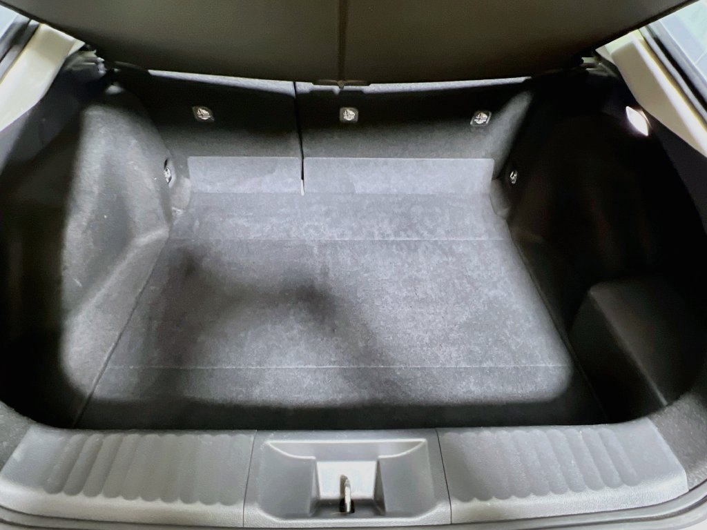 Certified 2025 Toyota Prius LE FWD image 22
