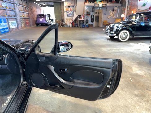 Used 2002 MAZDA MX-5 Miata image 54