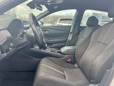 Used 2024 Honda Accord Sport image 4