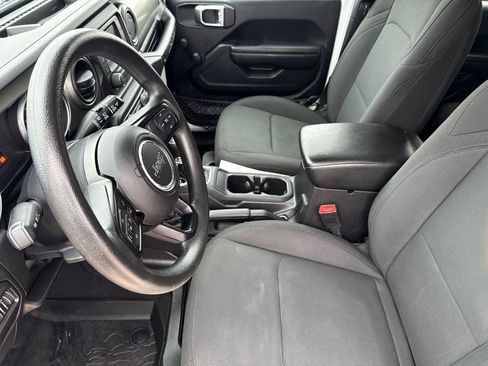 Used 2018 Jeep Wrangler Unlimited Sport image 20