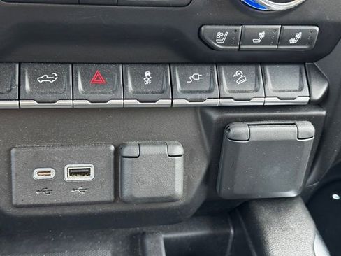 Used 2022 GMC Sierra 2500 AT4 w/ AT4 Preferred Package image 36