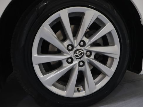 Used 2021 Toyota Camry LE FWD image 32