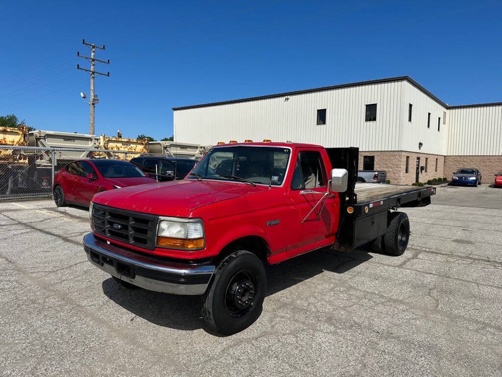 Used 1997 Ford F450 2WD Regular Cab Super Duty image 1