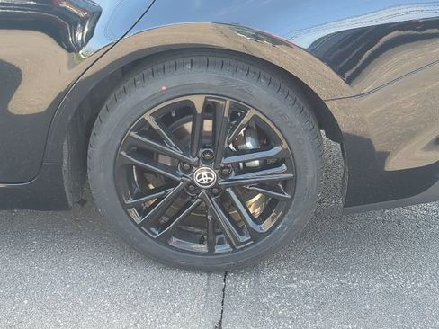 Used 2025 Toyota Camry LE image 11