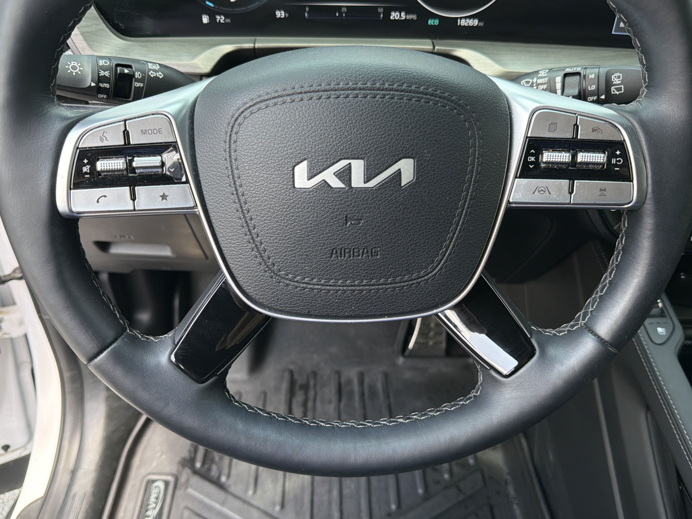 Certified 2025 Kia Telluride SX Prestige X-Line AWD/4WD image 17