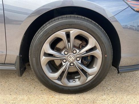 Used 2023 Honda Accord EX image 9