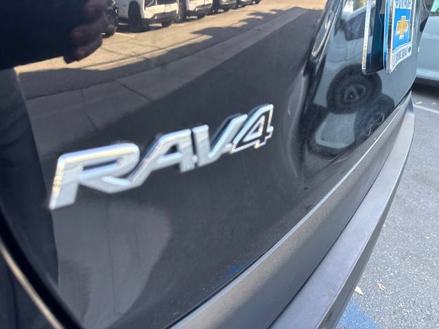 Used 2025 Toyota RAV4 LE AWD/4WD image 30