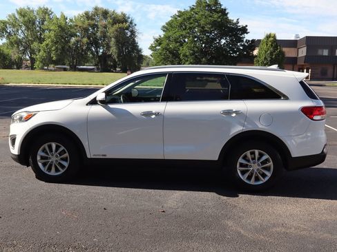 Used 2016 Kia Sorento LX AWD/4WD image 9