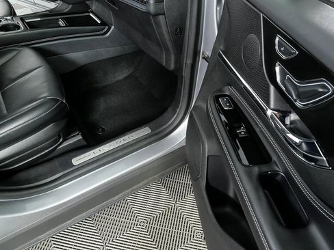 Used 2024 Lincoln Corsair Premiere w/ Equipment Group 101A image 23