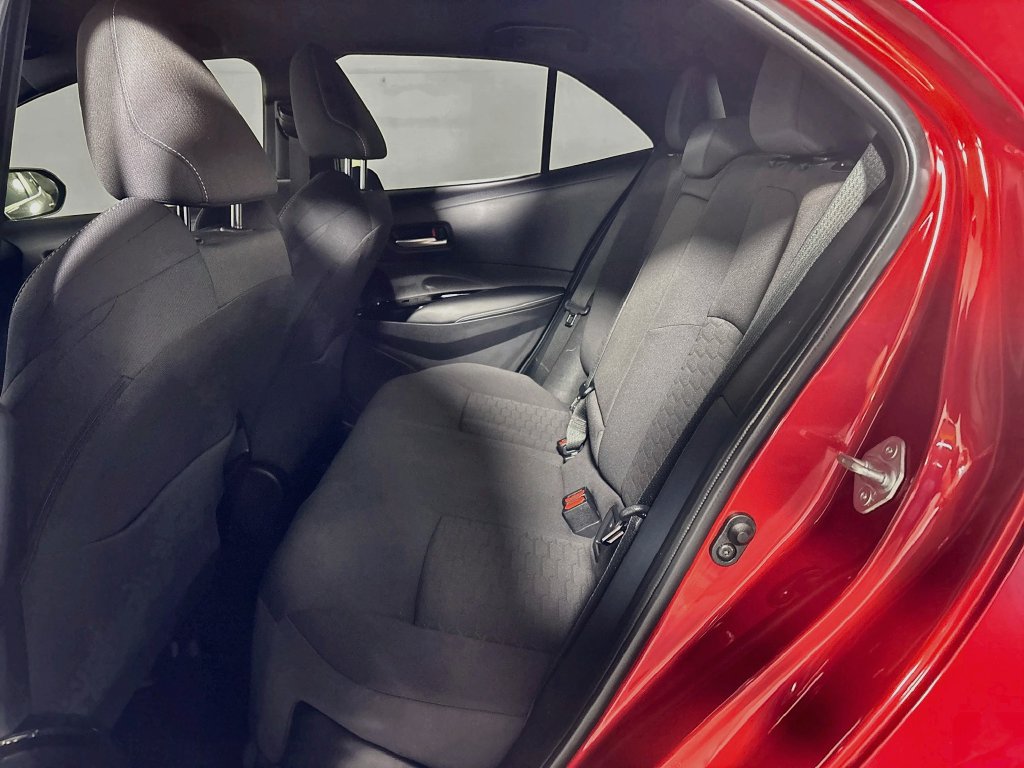 Used 2021 Toyota Corolla SE w/ Special Edition FWD image 19