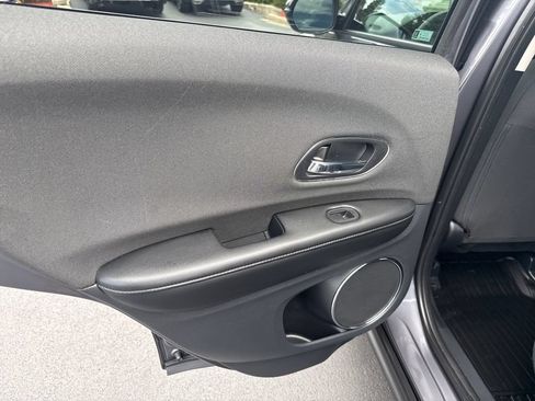 Used 2021 Honda HR-V EX image 17