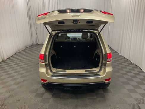 Used 2011 Jeep Grand Cherokee Limited w/ Trailer Tow Group IV image 28