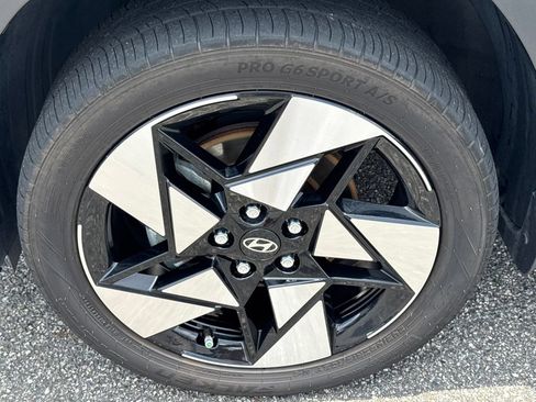 Used 2024 Hyundai Kona Limited AWD/4WD image 13