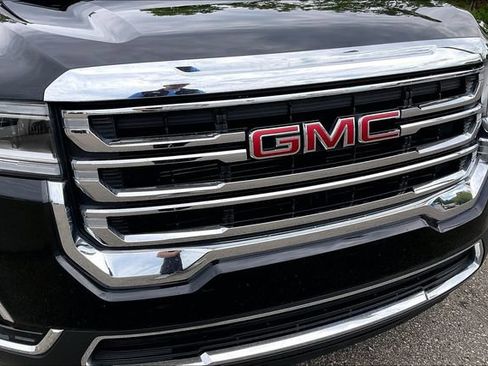 Certified 2023 GMC Acadia SLE w/ Driver Convenience Package FWD image 31