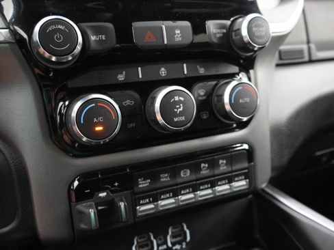 Used 2024 RAM 3500 Big Horn w/ Night Edition AWD/4WD image 43