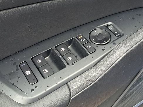 New 2026 Kia Sportage EX image 18