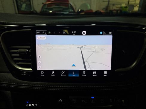 Used 2022 Chrysler Pacifica Touring-L w/ Uconnect Theater Family Group image 19