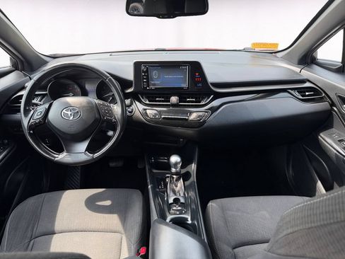 Used 2018 Toyota C-HR XLE FWD image 10