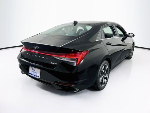 Used 2023 Hyundai Elantra Limited FWD image 5