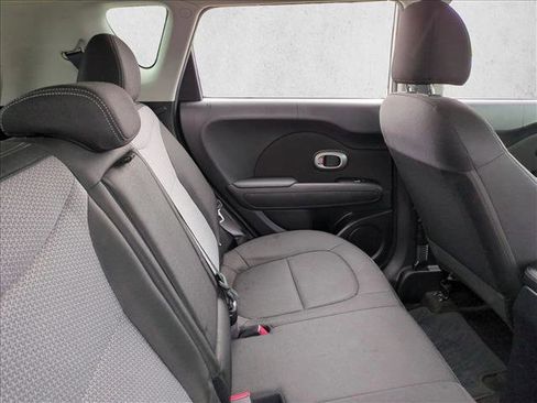 Used 2018 Kia Soul + FWD image 18