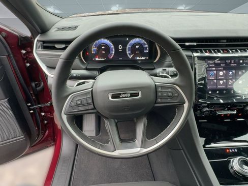 New 2025 Jeep Grand Cherokee Laredo X image 4