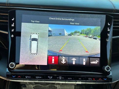 Used 2024 Jeep Grand Wagoneer Series III w/ Rear Seat Video Group 1 AWD/4WD image 25