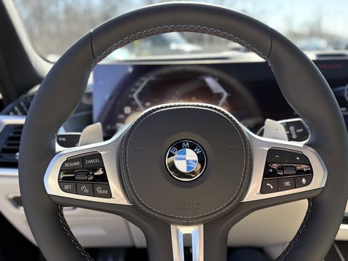 Used 2025 BMW X7 M60i image 12