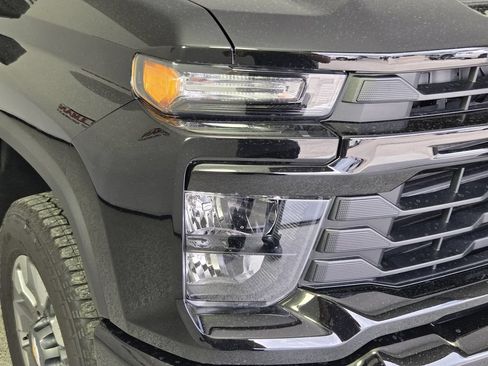 New 2026 Chevrolet Silverado 2500 Custom w/ Custom Value Package AWD/4WD image 10