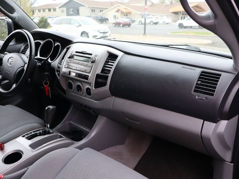 Used 2010 Toyota Tacoma 4x4 Double Cab image 17