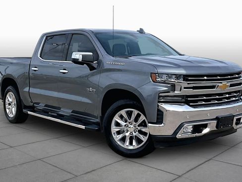 Used 2020 Chevrolet Silverado 1500 LTZ w/ LTZ Texas Edition RWD image 3