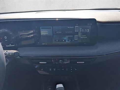 Used 2025 Nissan Kicks SR w/ SR Premium Package image 13
