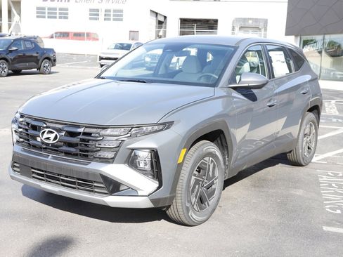 New 2026 Hyundai Tucson Blue SE w/ Tow & Go Package AWD/4WD image 9