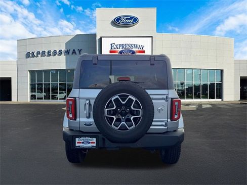 Used 2024 Ford Bronco Outer Banks image 7