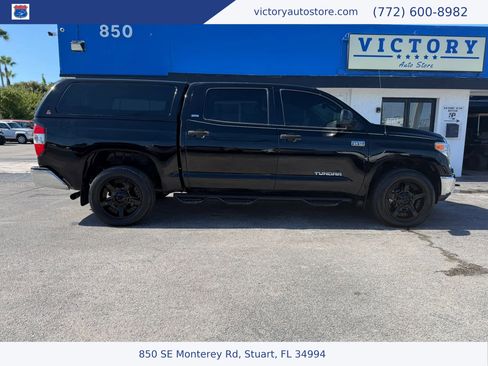 Used 2015 Toyota Tundra SR5 w/ SR5 Upgrade Package AWD/4WD image 2