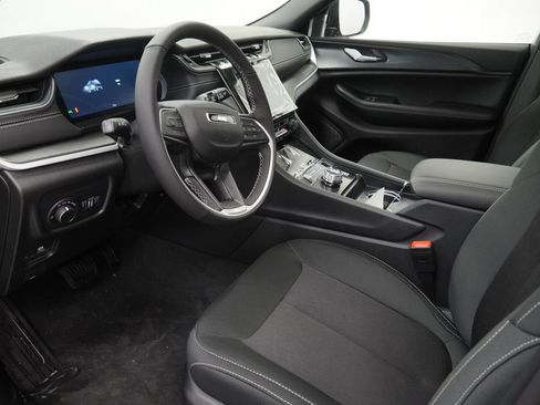 New 2026 Jeep Grand Cherokee Laredo AWD/4WD image 16