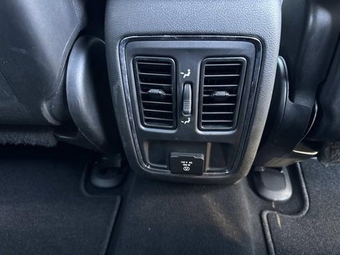 Used 2021 Jeep Grand Cherokee Laredo X image 21