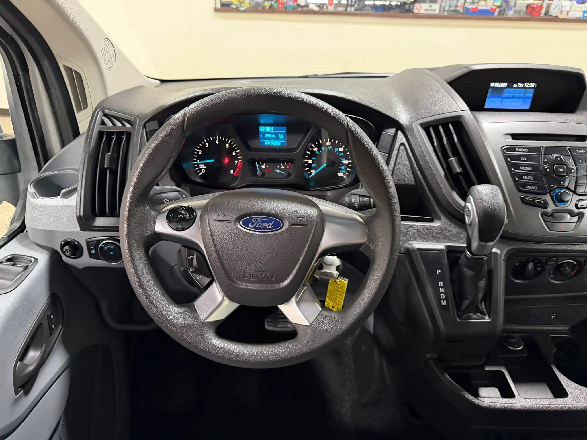 Used 2015 Ford Transit 150 XL RWD image 50