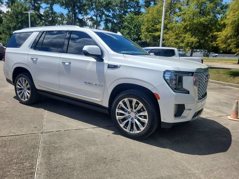 Used 2023 GMC Yukon Denali RWD image 9