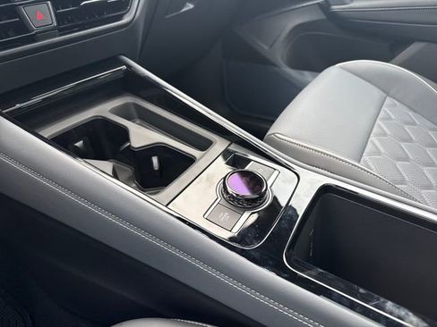 New 2026 Volkswagen Tiguan SEL R-Line AWD/4WD image 31