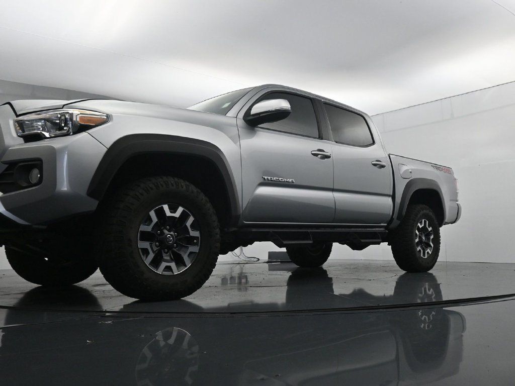 Used 2023 Toyota Tacoma TRD Off-Road w/ Technology Package AWD/4WD image 34