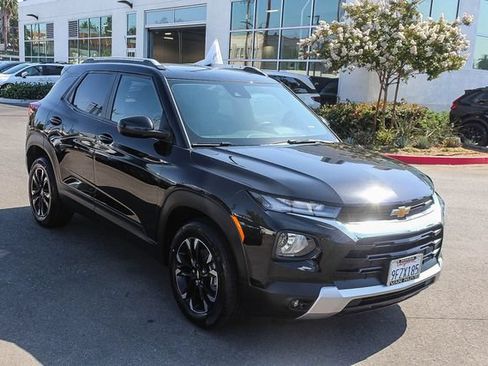 Used 2023 Chevrolet TrailBlazer LT FWD image 3