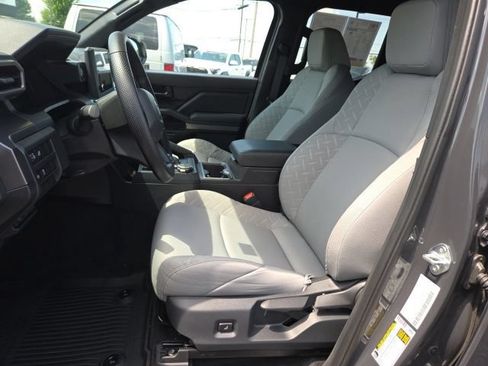 Used 2026 Toyota Tacoma SR5 AWD/4WD image 10