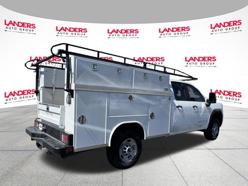 Used 2024 GMC Sierra 2500 Pro w/ Convenience Package image 3