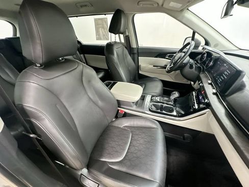 Certified 2024 Kia Carnival EX FWD image 27