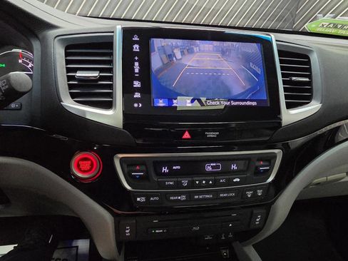 Used 2017 Honda Pilot Touring image 23