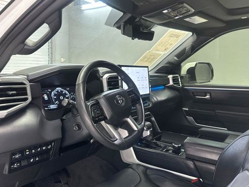 Used 2023 Toyota Sequoia Platinum AWD/4WD image 25