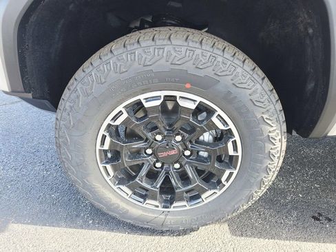 New 2026 GMC Canyon AT4 w/ Technology Plus Package AWD/4WD image 21