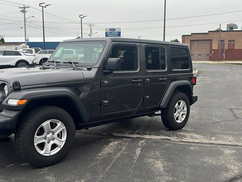 Used 2023 Jeep Wrangler Sport S image 4