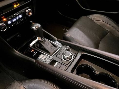 Used 2017 MAZDA MAZDA3 Grand Touring FWD image 16