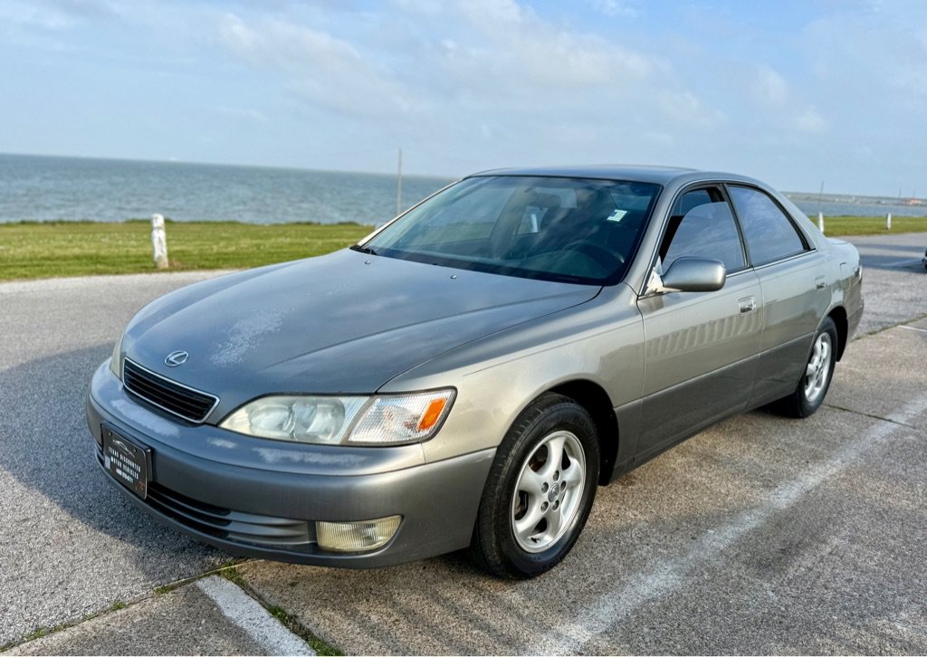 Used 1998 Lexus ES 330 w/ Leather Trim Pkg FWD image 1